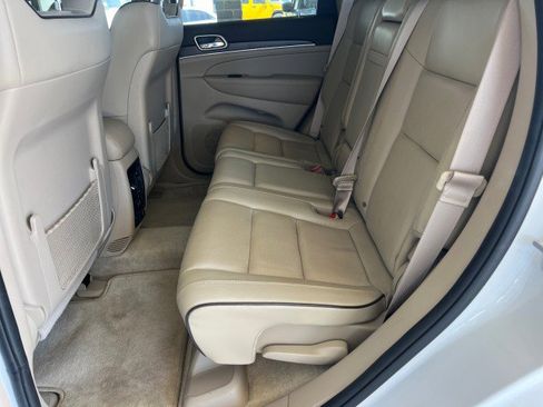 Used 2018 Jeep Grand Cherokee Overland image 33