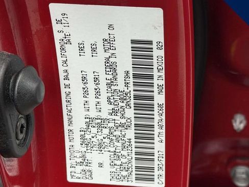 Used 2020 Toyota Tacoma TRD Sport image 25