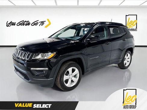 Used 2018 Jeep Compass Latitude w/ Popular Equipment Group AWD/4WD image 1