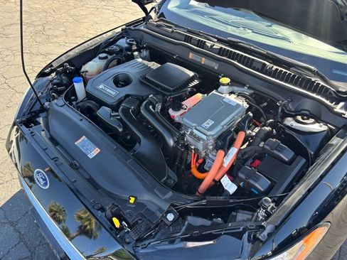 Used 2018 Ford Fusion SE FWD image 22