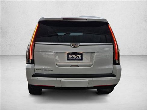 Used 2018 Cadillac Escalade Luxury image 6