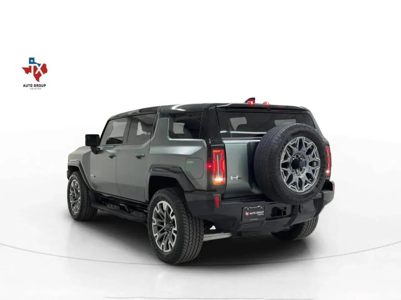 Used 2024 GMC Hummer EV 3X w/ LPO, Cargo Utility Package AWD/4WD image 4