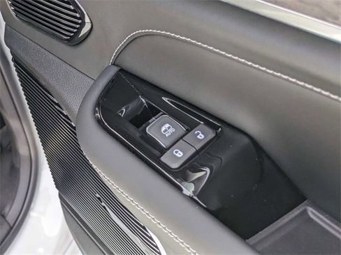 New 2024 Jeep Grand Cherokee Overland w/ Advanced Protech Group III image 34