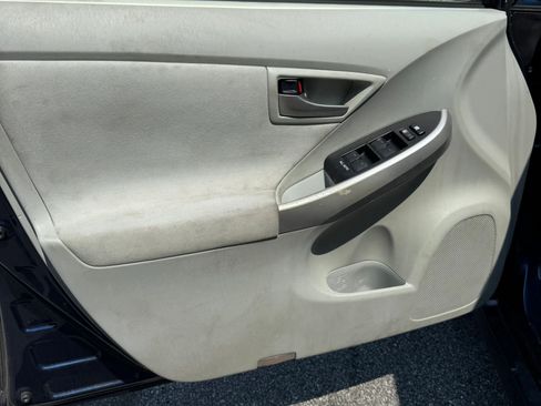 Used 2015 Toyota Prius Two FWD image 12