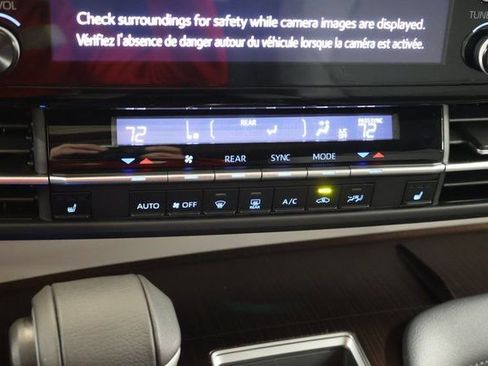 Used 2023 Toyota Sienna XLE image 22