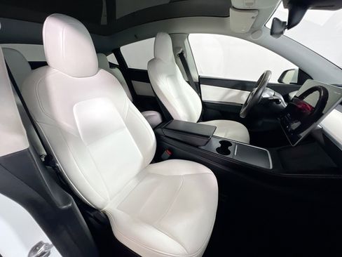 Used 2022 Tesla Model Y Performance image 29