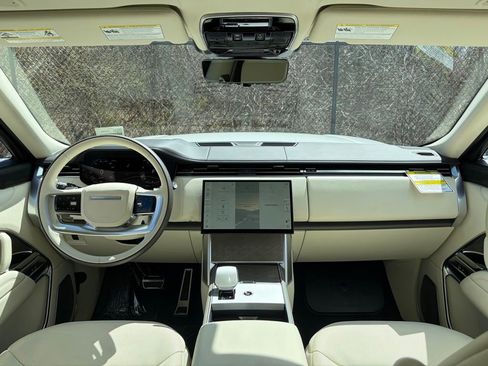 New 2026 Land Rover Range Rover SV AWD/4WD image 19