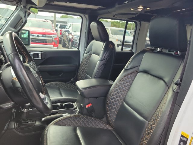 Used 2022 Jeep Wrangler Unlimited Sahara AWD/4WD image 25