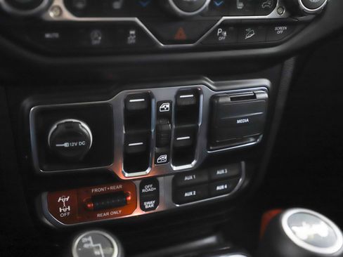 Used 2021 Jeep Wrangler Unlimited Rubicon w/ Safety Group AWD/4WD image 23