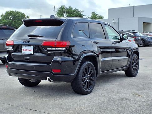Used 2018 Jeep Grand Cherokee Altitude image 25