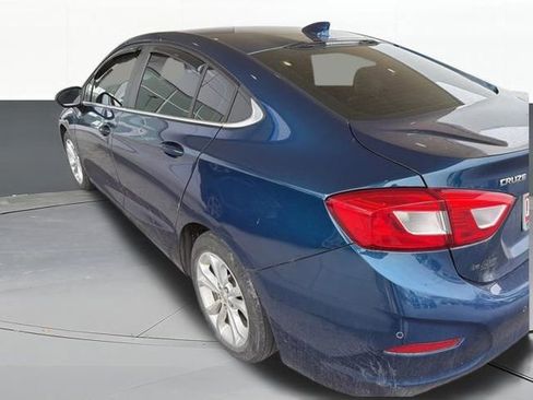 Used 2019 Chevrolet Cruze LT w/ Convenience Package image 5