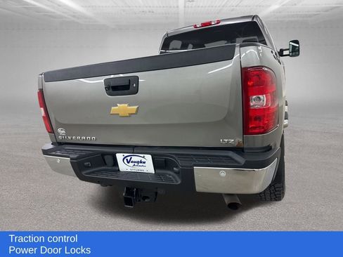 Used 2013 Chevrolet Silverado 2500 LTZ w/ LTZ Plus Package image 12