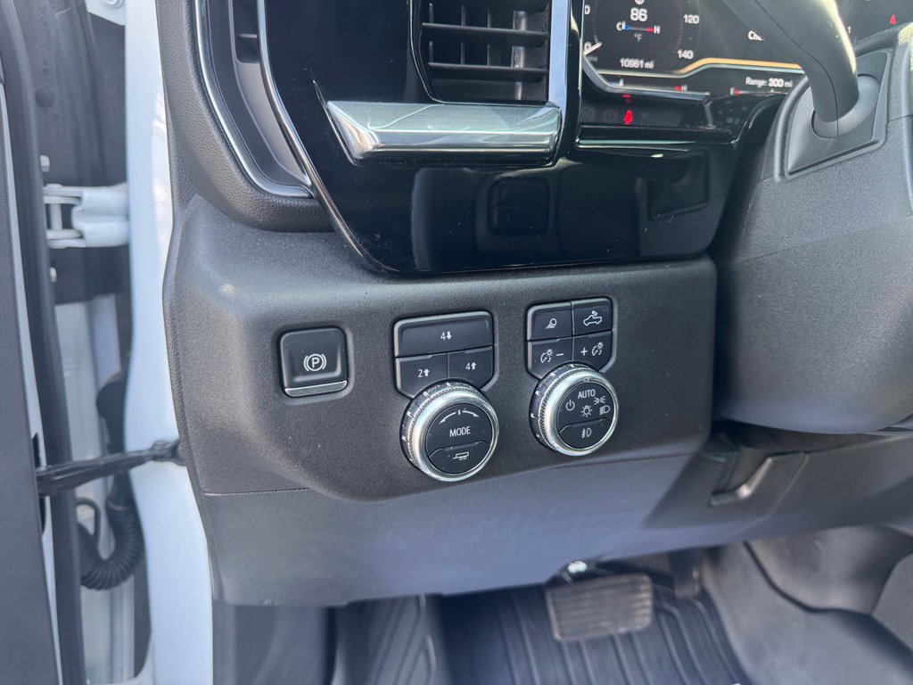 Used 2025 GMC Sierra 2500 SLE w/ SLE Value Package; AWD/4WD image 4