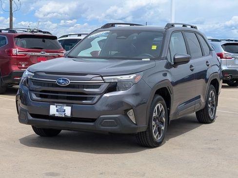 Used 2026 Subaru Forester Premium AWD/4WD image 8
