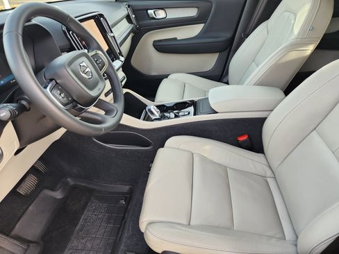 Certified 2023 Volvo XC40 B5 Plus w/ Driver Assist Package image 8