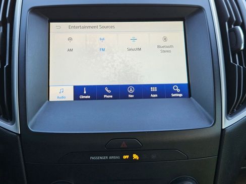 Used 2020 Ford Edge SEL w/ Convenience Package FWD image 9