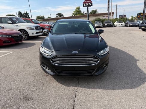 Used 2015 Ford Fusion SE w/ Equipment Group 201A FWD image 3