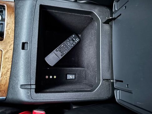 Used 2011 INFINITI QX56 4WD w/ Theater Pkg image 31