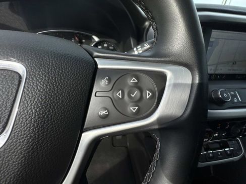 Used 2023 GMC Acadia SLT image 24