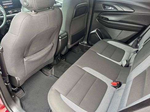 Used 2025 Chevrolet TrailBlazer LT w/ Convenience Package image 14