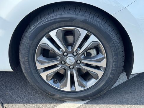 Used 2019 Kia Sedona SX image 10