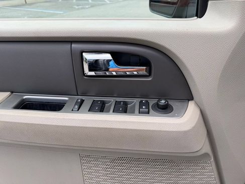 Used 2011 Ford Expedition XLT RWD image 25