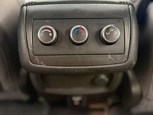 Used 2015 GMC Acadia SLE FWD image 12