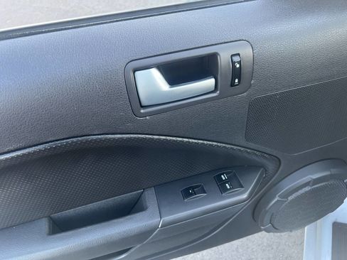 Used 2006 Ford Mustang GT image 20