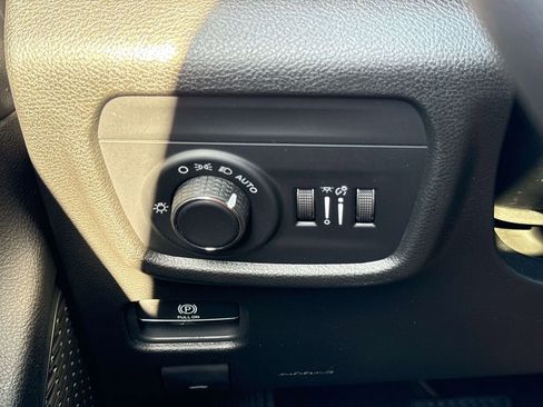 New 2025 Jeep Grand Cherokee Laredo X w/ Luxury Tech Group I image 16