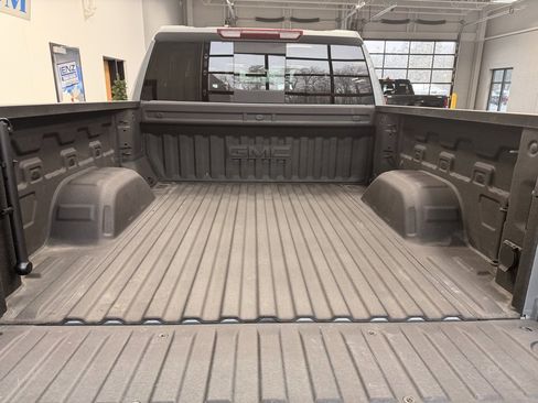 Used 2025 GMC Sierra 1500 AT4 w/ AT4 Premium Package image 8