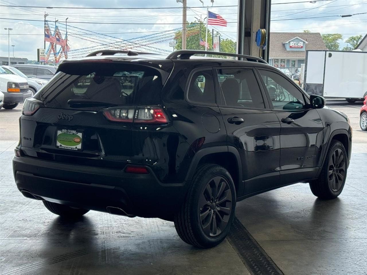 Used 2021 Jeep Cherokee Latitude Lux 80th Anniv w/ Quick Order Package 26U 80TH AWD/4WD image 3