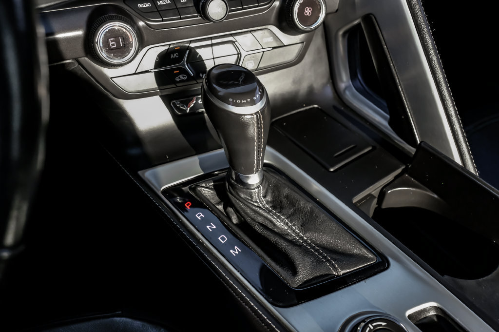 Used 2019 Chevrolet Corvette Stingray Coupe w/ 1LT RWD image 21