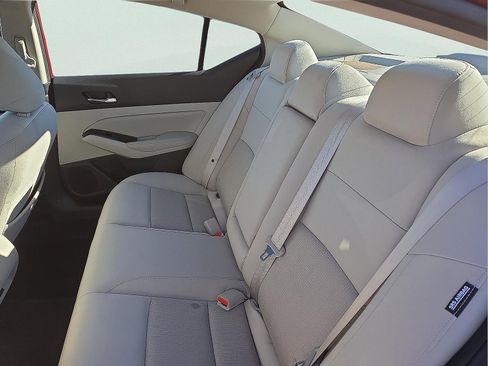 Used 2022 Nissan Altima 2.5 SV w/ SV Premium Package image 10