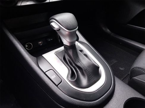 Used 2023 Kia Forte LX image 18