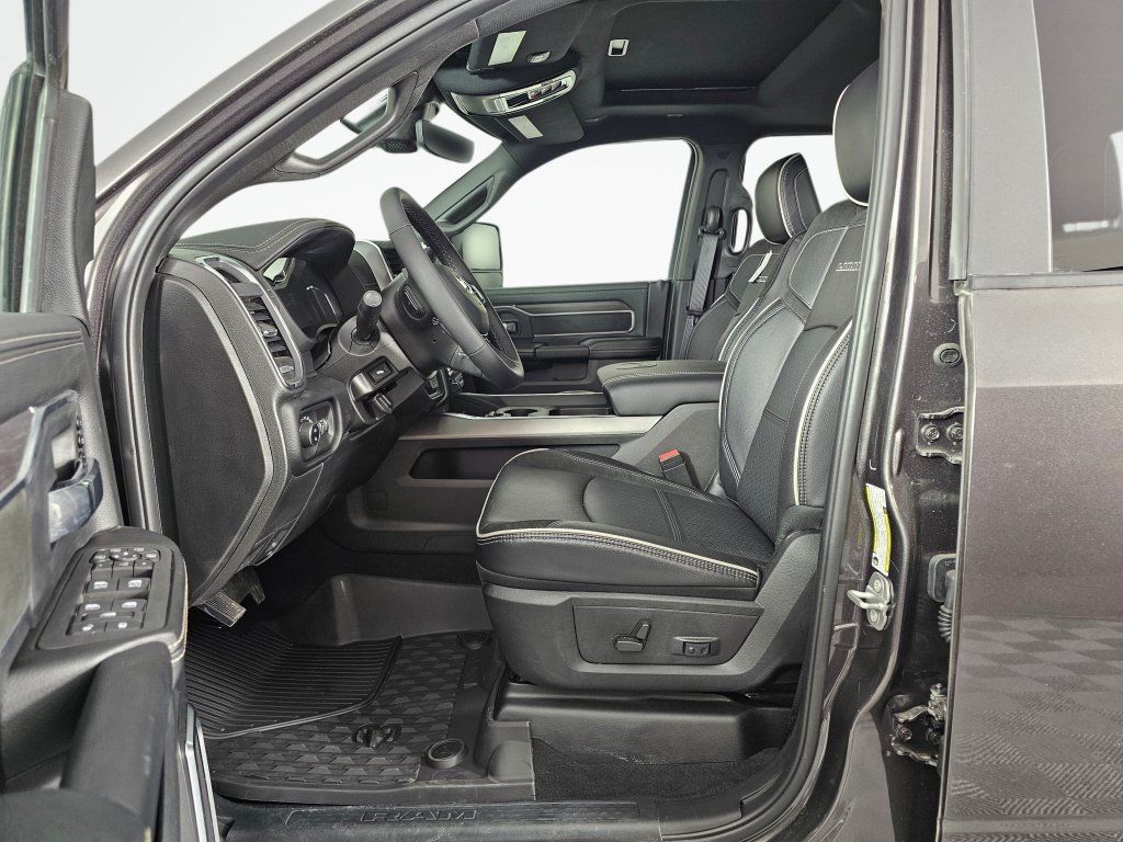 New 2026 RAM 3500 Laramie w/ Night Edition AWD/4WD image 19