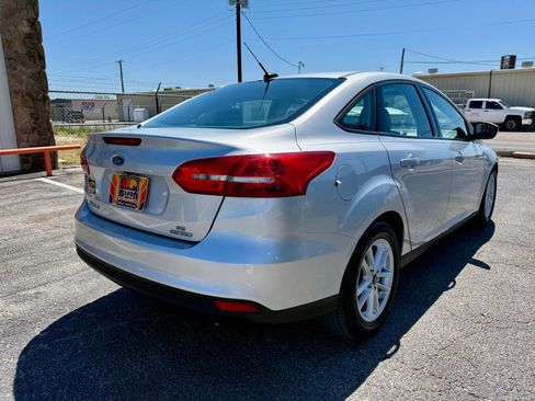 Used 2016 Ford Focus SE image 3