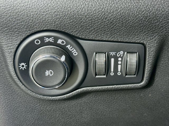 New 2026 Jeep Compass Latitude AWD/4WD image 10