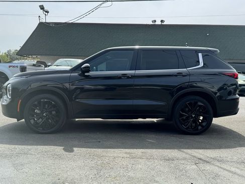 Used 2022 Mitsubishi Outlander SE image 7