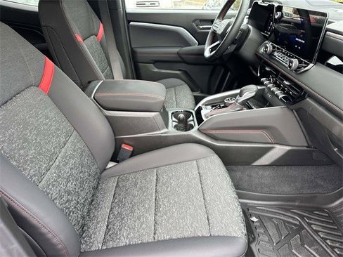 Used 2025 Chevrolet Colorado Z71 w/ Technology Package image 14