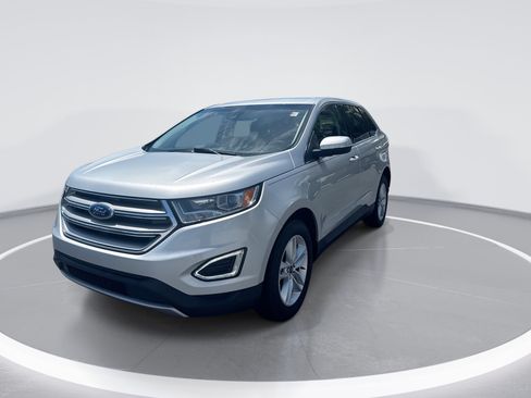 Used 2018 Ford Edge SEL w/ Ford Safe & Smart Package FWD image 8