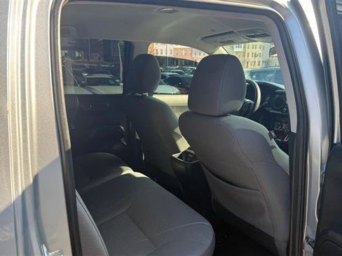 Used 2020 Toyota Tacoma SR5 image 13