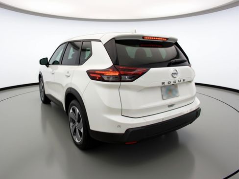 Used 2025 Nissan Rogue SV FWD image 6
