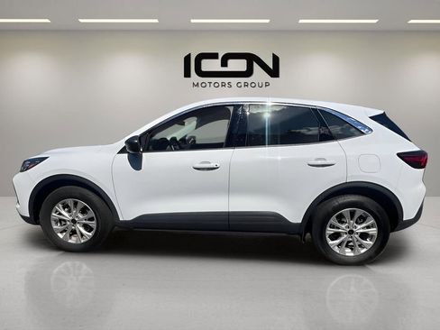 Used 2023 Ford Escape Active image 2