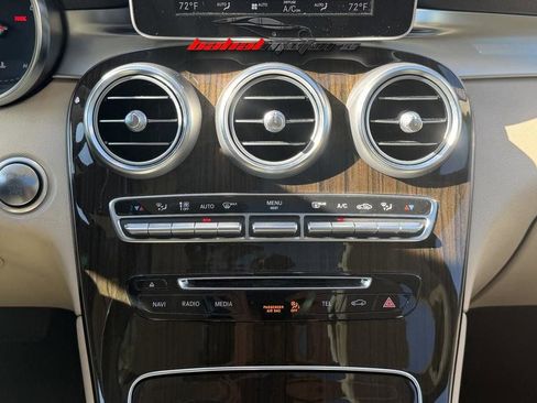 Used 2019 Mercedes-Benz GLC 300 4MATIC image 14