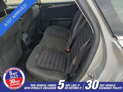 Used 2019 Ford Fusion SE FWD image 10