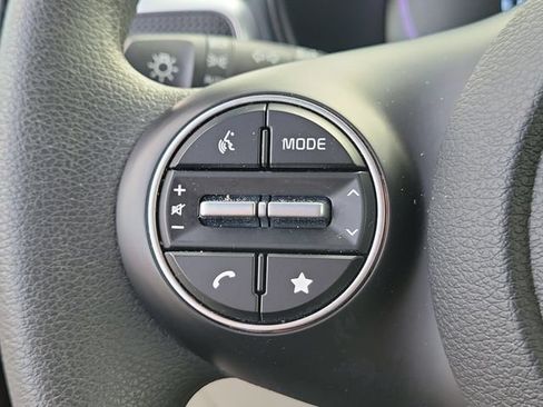 Used 2025 Kia Soul LX FWD image 26