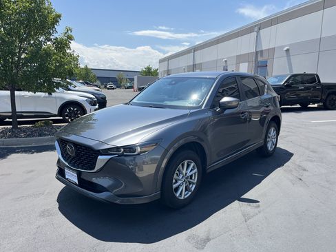 Used 2024 MAZDA CX-5 AWD 2.5 S w/ Preferred Package image 3