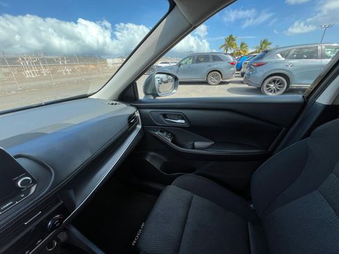 Used 2025 Nissan Rogue SV image 33