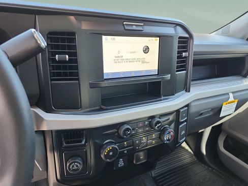 New 2026 Ford F250 XL w/ F-250 >10K GVWR Package image 11