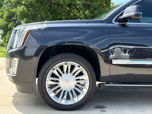 Used 2019 Cadillac Escalade ESV Platinum AWD/4WD image 5